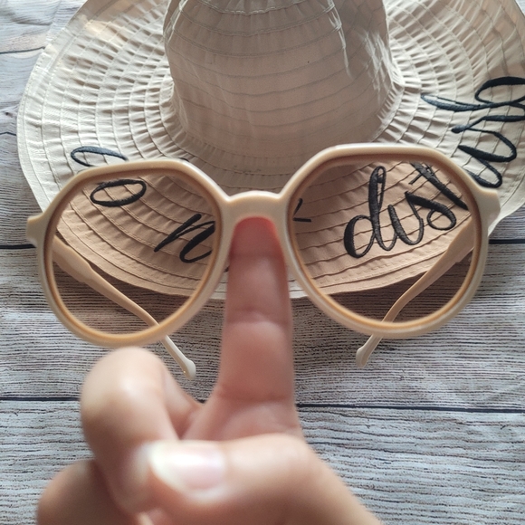 Last 1❗️Retro Tan & Brown Sunglasses ✨️ - Picture 6 of 13